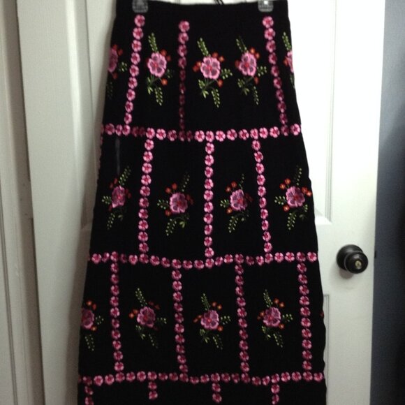 VTG Black Velvet Skirt with Floral Embroidery; "S", Chic, Bohemian, Avant Garde - Picture 1 of 3